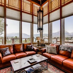 Epic Lake and Mountain Views!