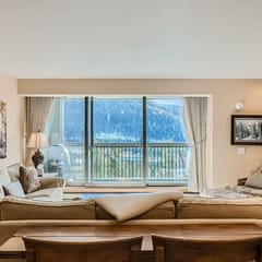 Near Conference center, private washer & dryer!