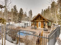 Fun and Relaxation in a Mountain Vacation Getaway!