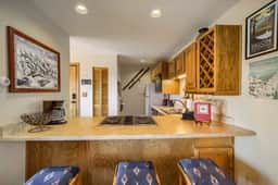 2 Bed 2 Bath condo in Wildernest! Clubhouse with Indoor Pool & Hot Tubs!
