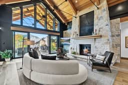 Unforgettable Mountain Views in Silverthorne! - Image 3