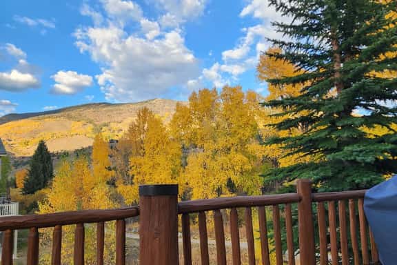 Silverthorne Townhome with Amazing Views! New HT! - Image 1