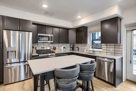 Modern Mountain Living, New Listing - Image 1