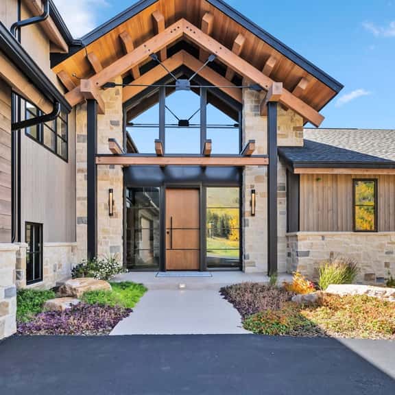 Unforgettable Mountain Views in Silverthorne! - Image 1