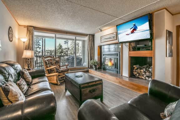 Close to slopes, Pool, & Nature: The Pines Condo in Beautiful Keystone