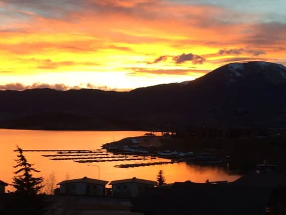 Epic Lake and Mountain Views!