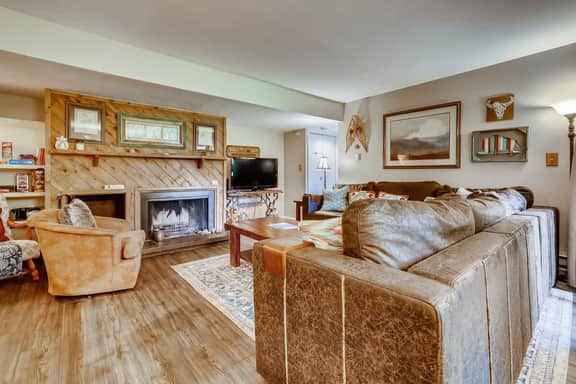 Kick back in our Keystone getaway! Near Slopes