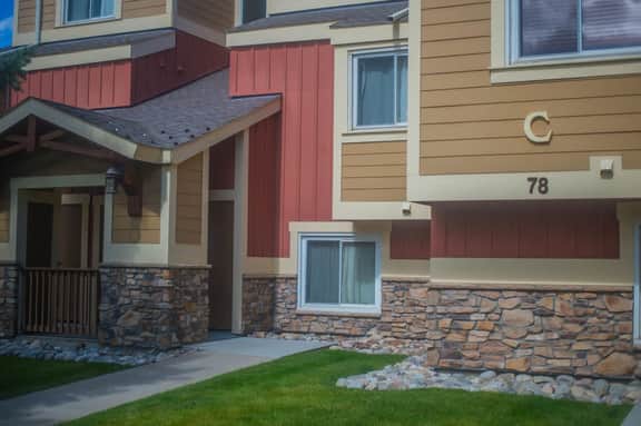 Only Minutes from Skiing,shopping,&Fun-Come Relax