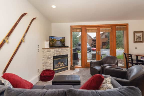 2 BR/2BA Luxury Keystone Condo