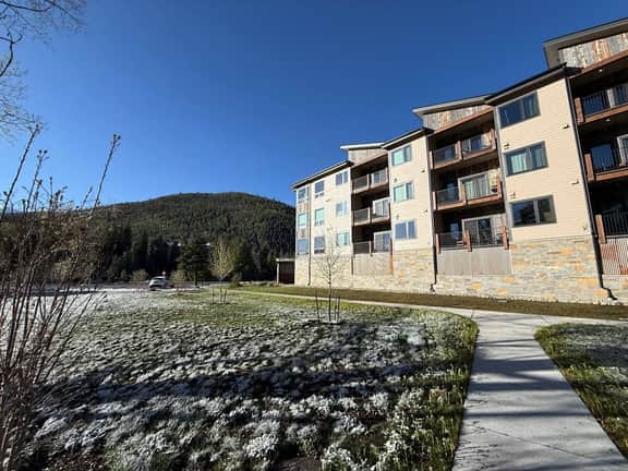 Trailside mountain retreat - Image 2