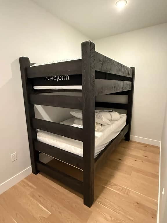 Trailside mountain retreat - Image 3