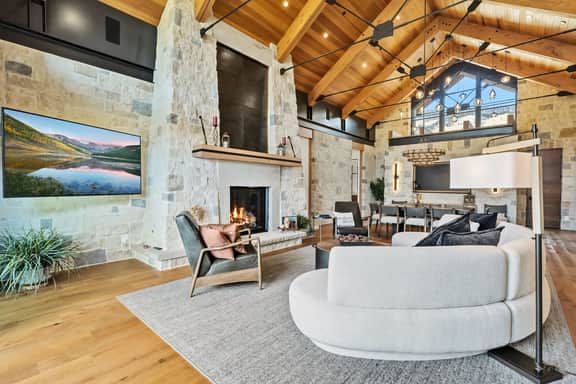 Unforgettable Mountain Views in Silverthorne! - Image 5