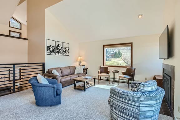 Family 2bedroom with Loft, Lake Views, Amazing Location